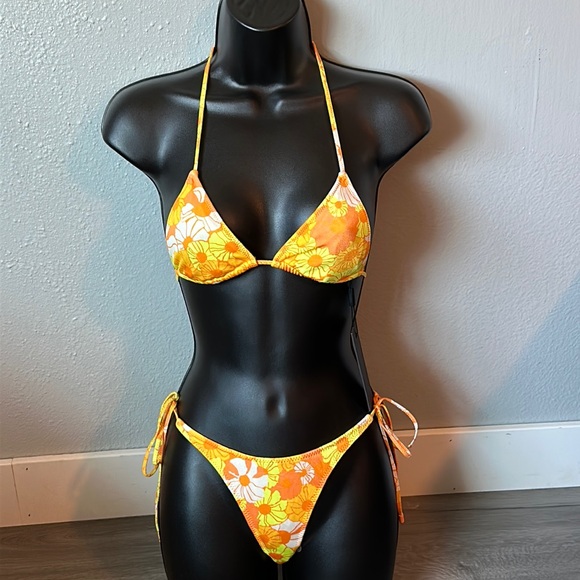 triangl swimwear Other - String floral style Swimsuit top and bottom swimsuit set.